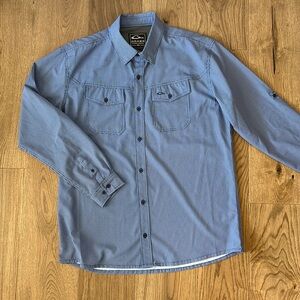 Drake Waterfowl Men’s button down lightweight dress shirt.